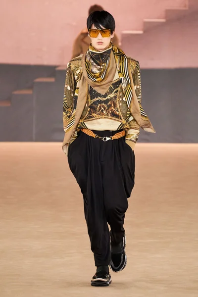 Look 30